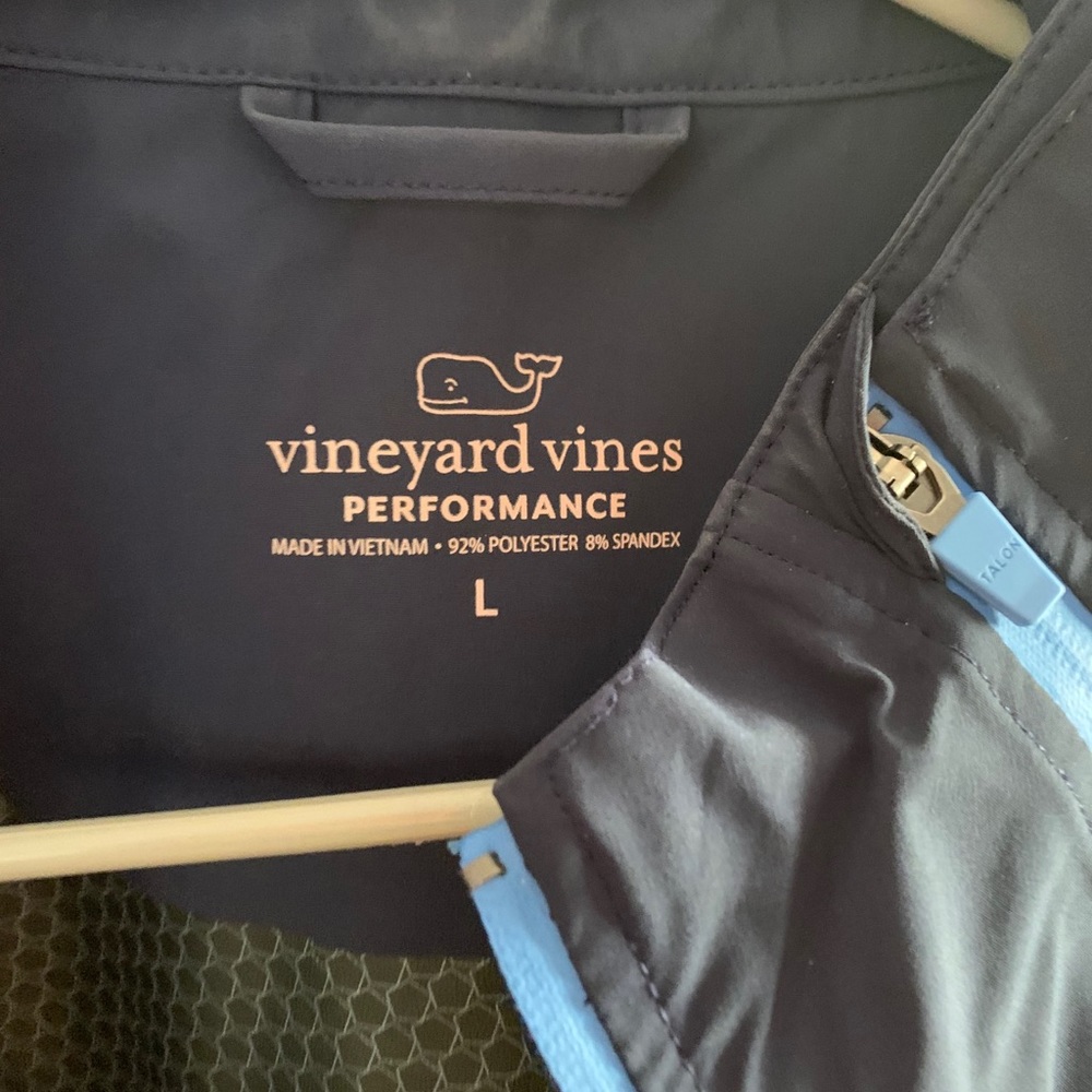 Vineyard vines men’s raincoat windbreaker - Picture 3 of 4
